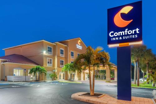 Фотография гостиницы Comfort Inn & Suites Fort Myers Airport