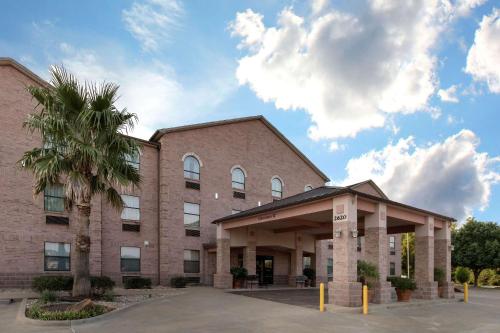 Фотография гостиницы Quality Inn Buffalo