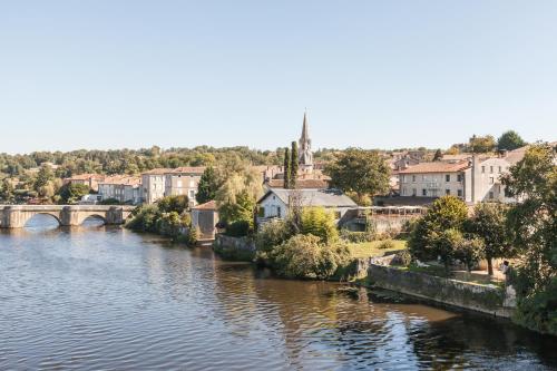 Фотография гостиницы Logis Hôtel Emeraude