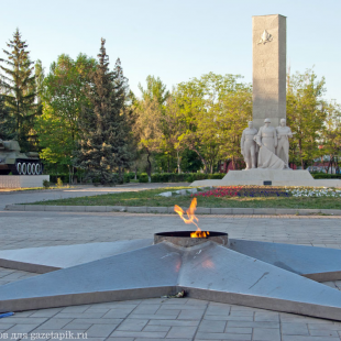 Фотография достопримечательности Мемориальный комплекс Героям гражданской и Великой Отечественной войны