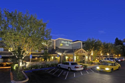 Фотография гостиницы Maple Tree Inn