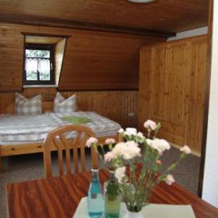 Фотографии гостевого дома
Wirtschaft & Pension Zum Huthaus