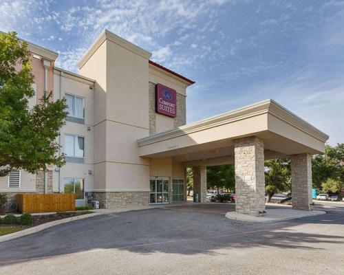 Фотография гостиницы Comfort Suites Medical Center Near Six Flags