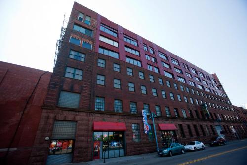 Фотография гостиницы The Suites Hotel at Waterfront Plaza