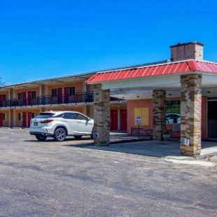 Фотография гостиницы Econo Lodge Hotel Bradford