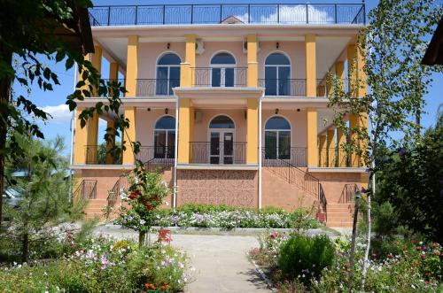 Фотографии базы отдыха
Глория