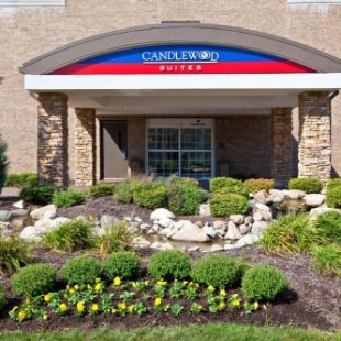 Фотография гостиницы Candlewood Suites Indianapolis Airport, an IHG Hotel