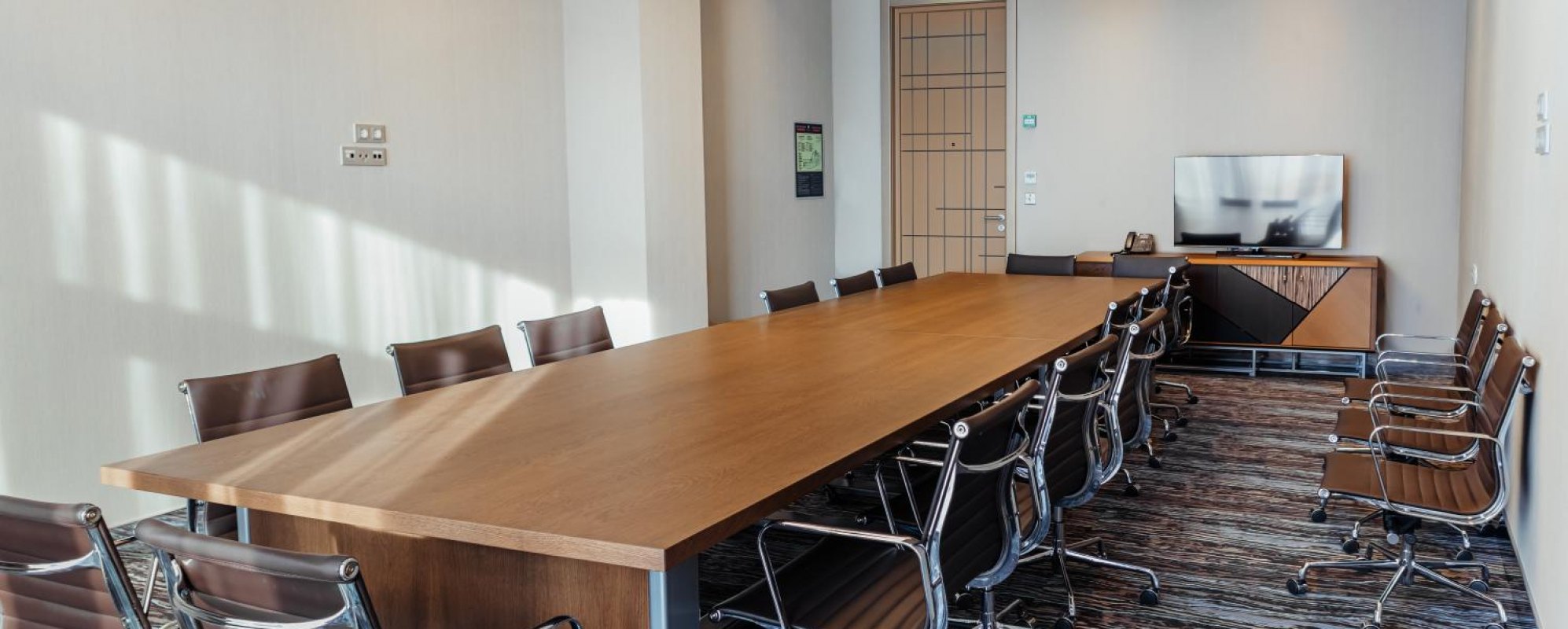 Фотографии комнаты для переговоров Veritas