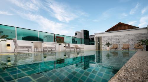 Фотография гостиницы SunSeaSand Hotel Patong - SHA Certified