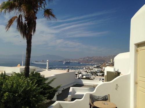 Фотография гостиницы Pelican Hotel