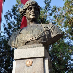 Фотография памятника Памятник Н.Д. Гулаеву