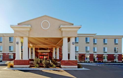Фотография гостиницы Holiday Inn Express & Suites Ozona, an IHG Hotel