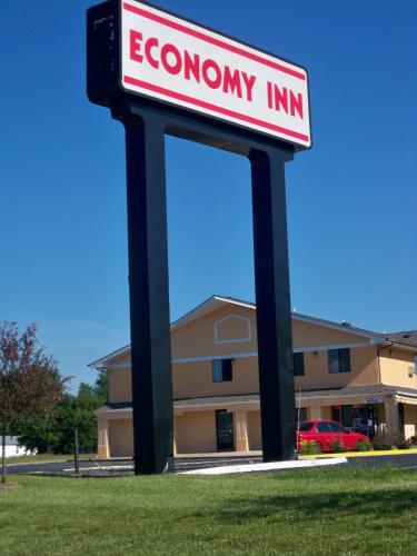 Фотография мотеля Economy Inn Wentzville