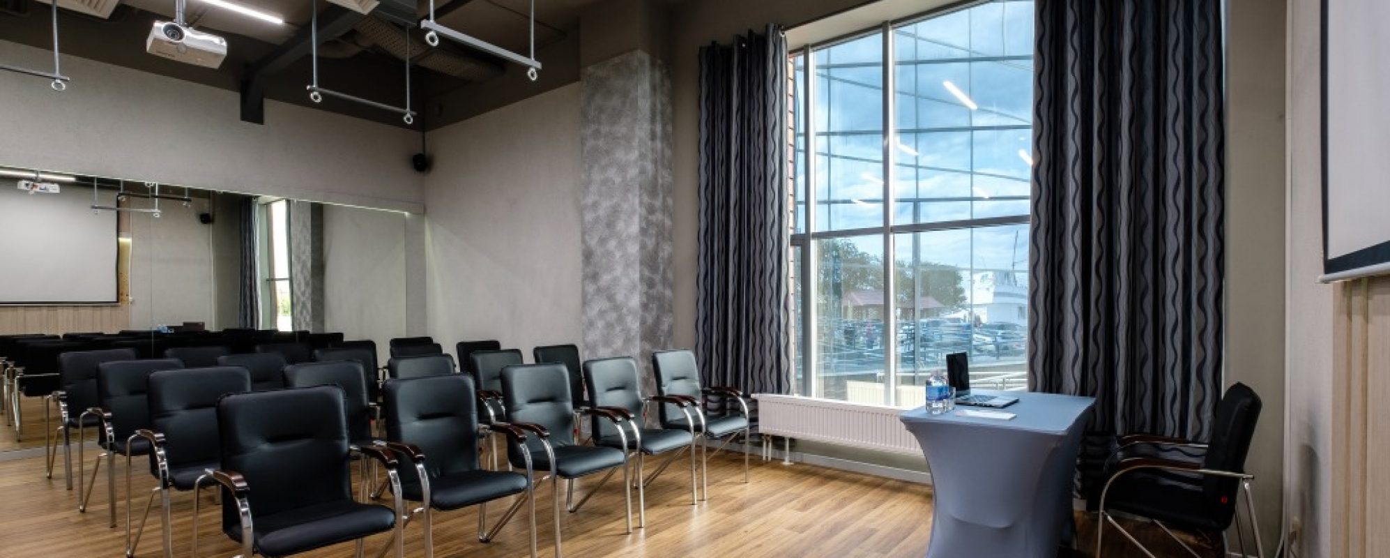 Фотографии конференц-зала Коматек