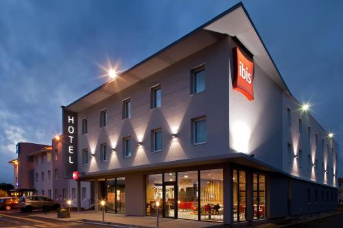 Фотография гостиницы ibis Clermont Ferrand Nord Riom