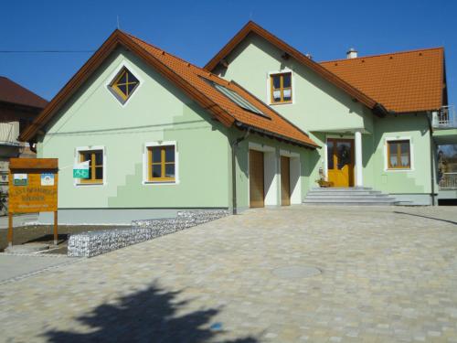 Фотографии гостевого дома
Gästezimmer Rieder