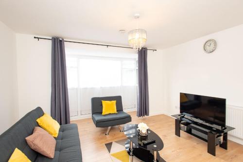 Фотография гостевого дома Stunning four bedroom house close to Excel, O2 & Central London with free parking