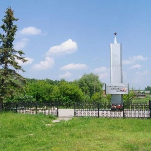 Фотография достопримечательности Братская могила воинов 17-ой стрелковой дивизии