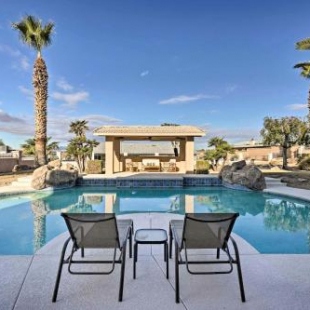 Фотография гостевого дома Zen Desert Oasis with Lake View, 1 Mi to Beach!