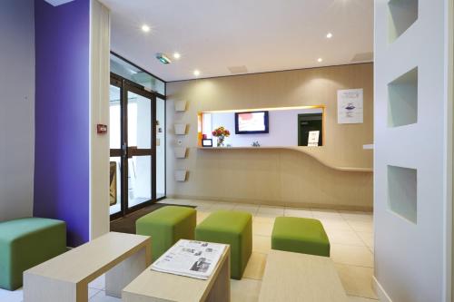 Фотография гостиницы Kyriad Paris 10 - Canal Saint Martin - République