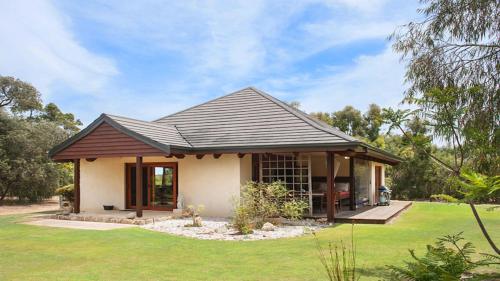 Фотография гостевого дома Yallingup Retreat - Romantic Country Retreat for Couples