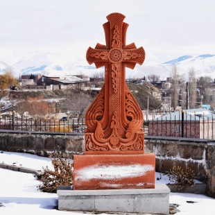 Фотография памятника Хачкар возле Черной крепости