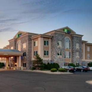 Фотографии гостиницы
Holiday Inn Express Hotel & Suites Saginaw, an IHG Hotel
