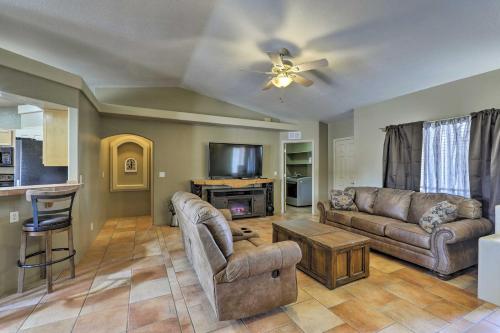 Фотография гостевого дома Lake Havasu Getaway with Patio - Hike, Swim, and Golf!