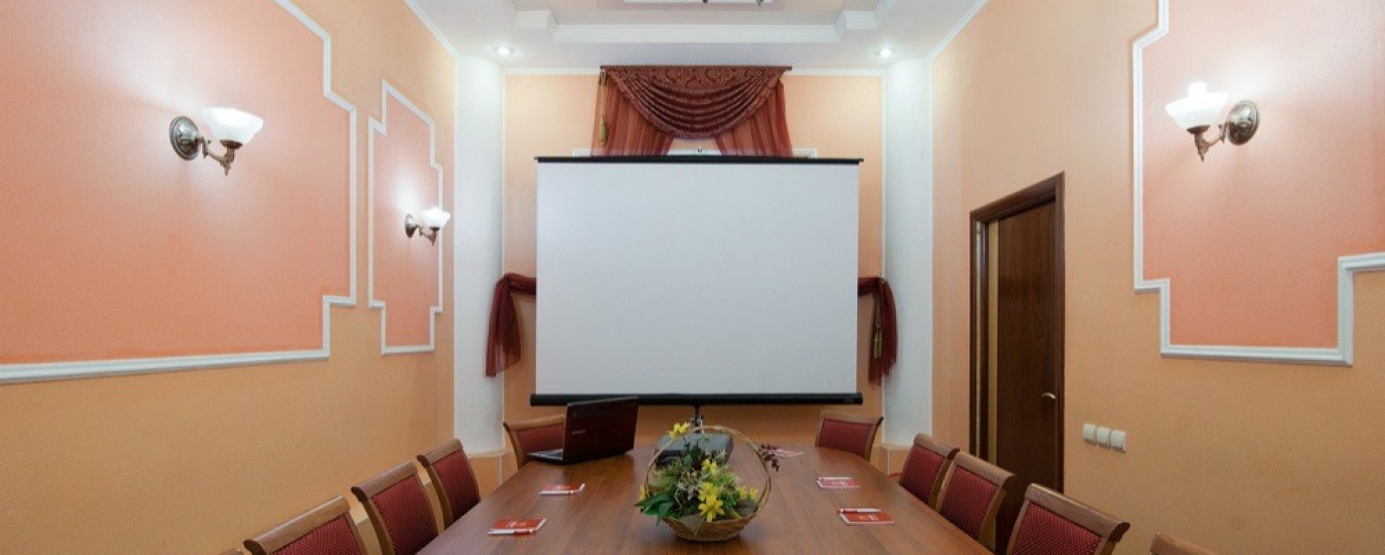 Фотографии конференц-зала Комната переговоров АМАКС