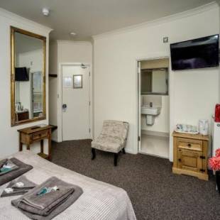 Фотографии гостевого дома 
            Riverside Guest House