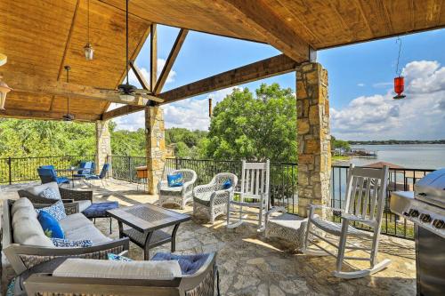 Фотография гостевого дома Lakefront Granbury Home with Dock, Decks and Views!