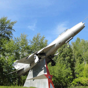 Фотография памятника Памятник Самолёт-истребитель Су-9