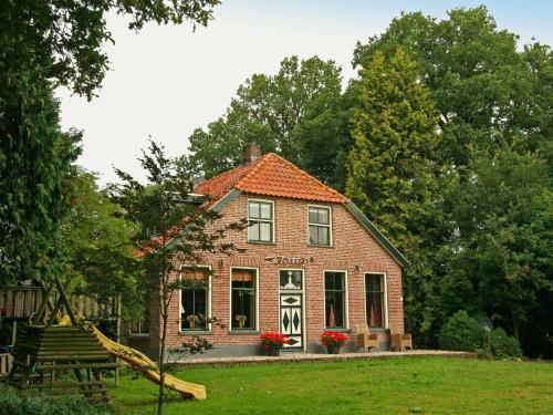 Фотография гостевого дома Lovely Farmhouse with Jacuzzi in Hardenberg