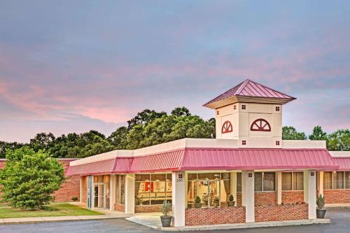 Фотография гостиницы Super 8 by Wyndham Gaffney