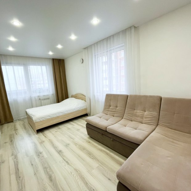 Фотографии квартиры 
            Новая большая двухкомнатная квартира на Площади Советов