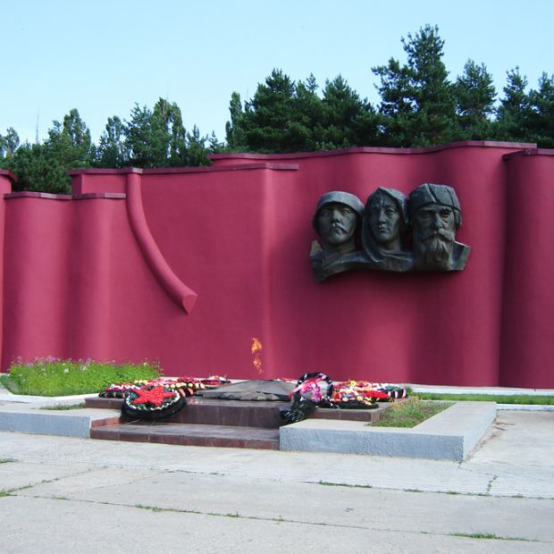 Фотографии достопримечательности 
            Мемориальный комплекс Великой Отечественной войны