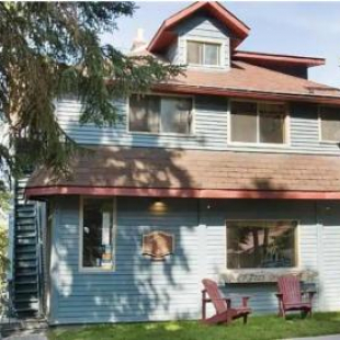 Фотография гостевого дома Rocky Mountain Retreat- Enormous House Sleeps 23