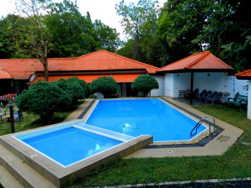 Фотографии гостиницы 
            Jayasinghe Holiday Resort