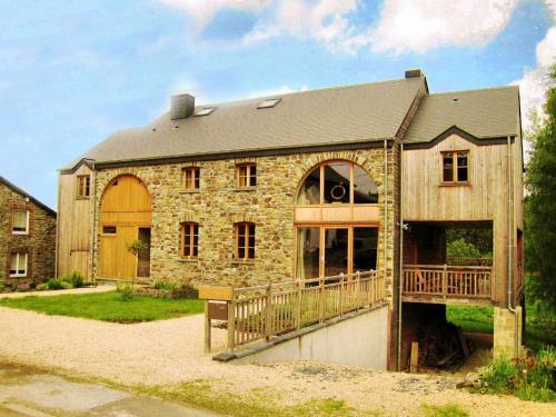 Фотография гостевого дома Fort-like Holiday Home in Sart-Bertrix, a drive away from Luxembourg