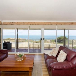 Фотография гостевого дома Ocean View Beach House Pet Friendly