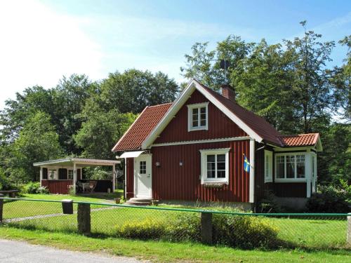 Фотография гостевого дома Holiday Home Åkekvarn Snärjet - BLE148