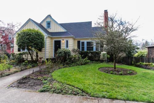 Фотография гостевого дома Washburne Park Retreat