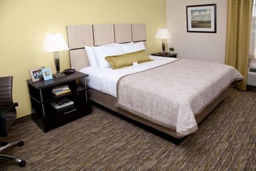 Фотография гостиницы Candlewood Suites - Newark South - University Area, an IHG Hotel
