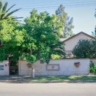 Фотографии мини отеля
Poetry Guestrooms