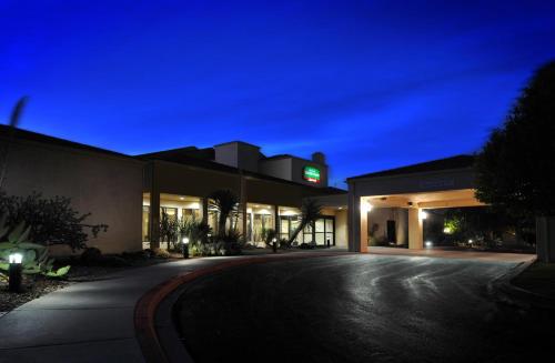 Фотография гостиницы Courtyard by Marriott Albuquerque Airport