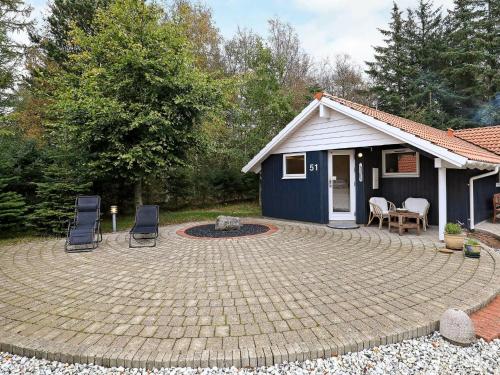 Фотография гостевого дома Three-Bedroom Holiday home in Hals 1