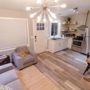 Фотографии мотеля
Colony Suites