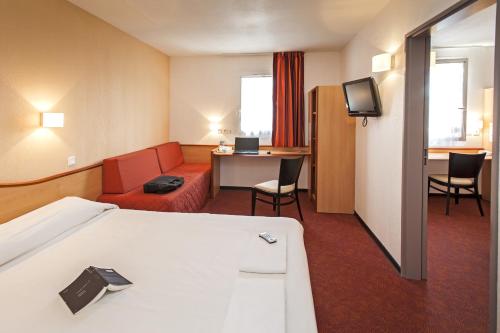 Фотографии гостиницы 
            Brit Hotel Confort Montauban