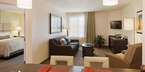 Фотография гостиницы Candlewood Suites Bethlehem South, an IHG Hotel