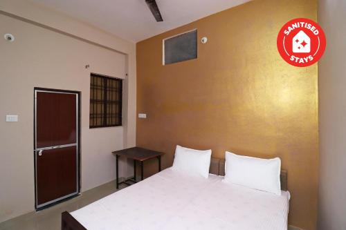 Фотографии гостиницы 
            SPOT ON 37467 Shivram Hotel